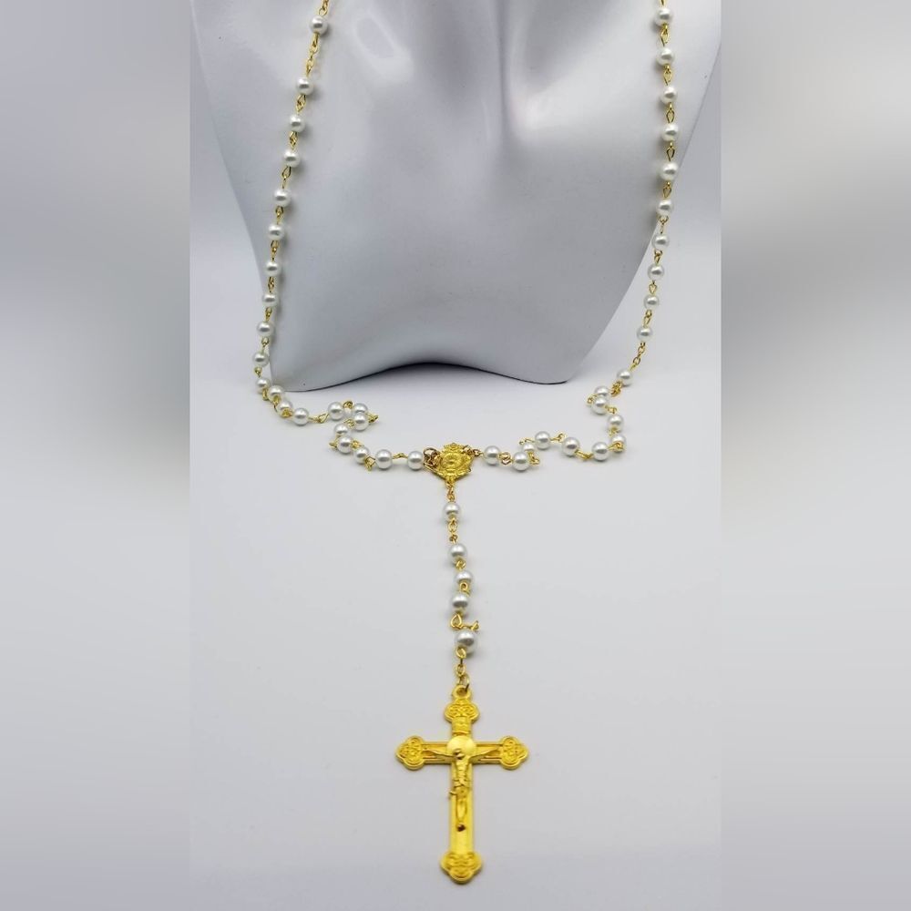 Lavish holy rosary delicate necklace baptism gold tone and white religious jewel